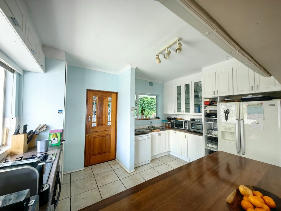 To Let 3 Bedroom Property for Rent in Gordons Bay Village Western Cape